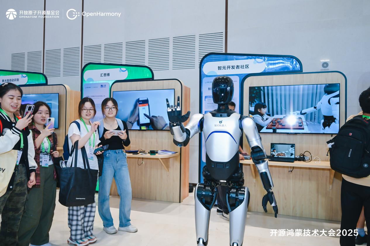 9.29 XKTY.COM星空开源鸿蒙推文图片2.png