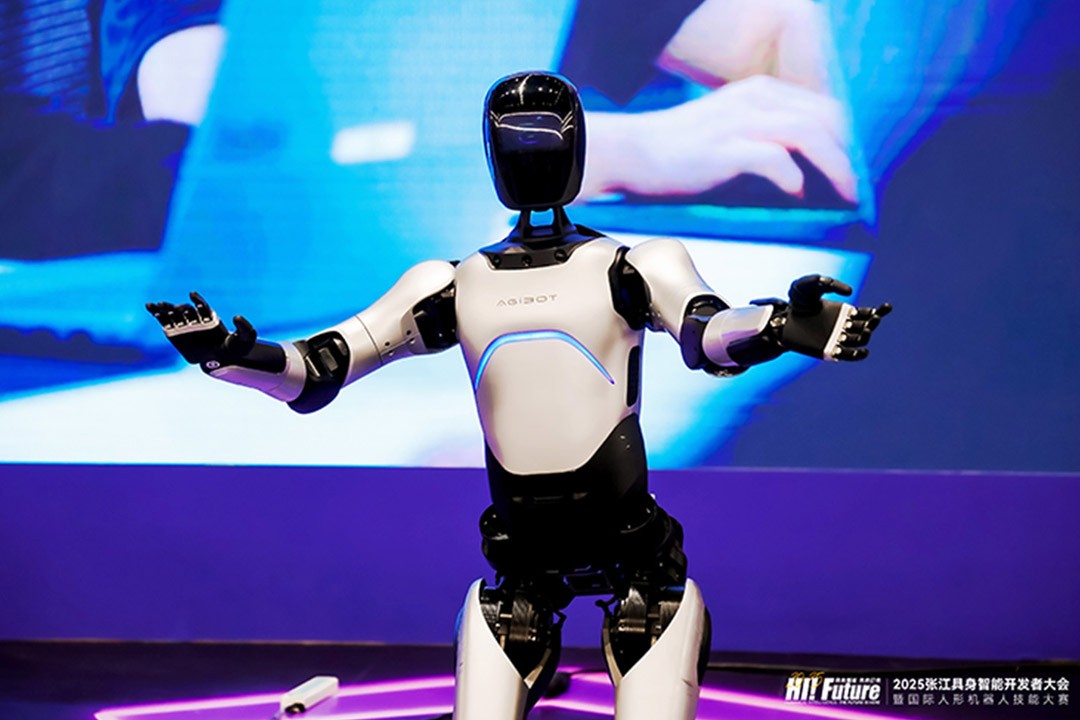 三木远征A2成全球首个同时拥有中美欧认证的人形机器人